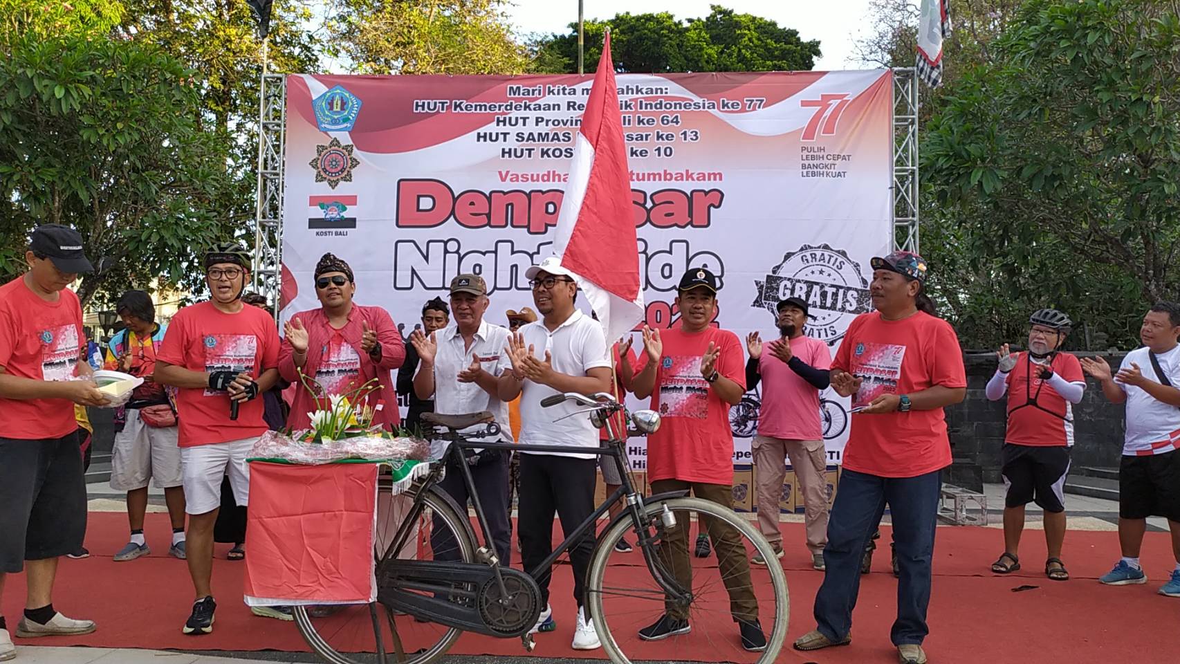 Ratusan Pesepeda Meriahkan Rally Fun Bike Night Ride 2022 Kota Denpasar