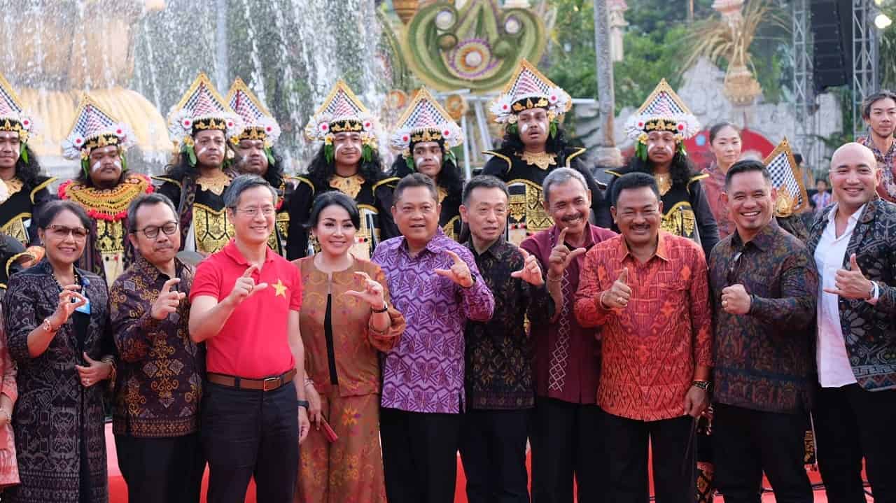 PEMBUKAAN DENPASAR FESTIVAL KE 12